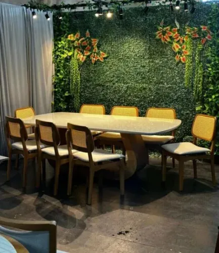 Mesa Bruna com 8 Cadeiras Diana
