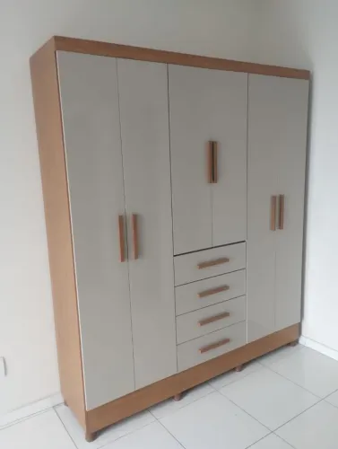 Guarda Roupa Casal 6 Portas 4 Gavetas 580,00