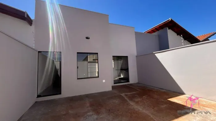 Casa com 2 dormitórios à venda, 60 m² por R$ 270.000 - Vila Santa Maria - Leme/SP