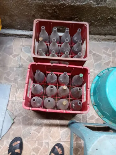 2 caixa de coca cola com uis vidros completo 