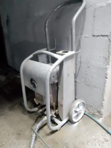 Máquina alta pressão Karcher 220V R$ 2.400