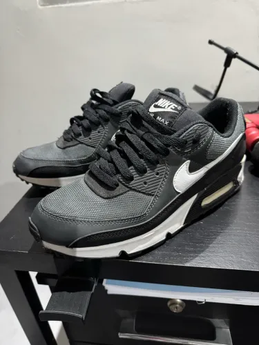 Nike Air Max 90