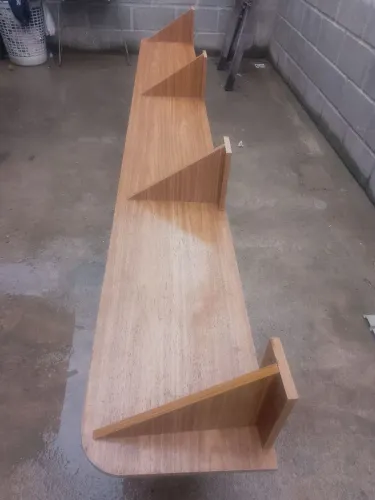 Vendo bancada, vem com 10 mão francesa uma com 2x 70 outra com 1x59 /35 largura