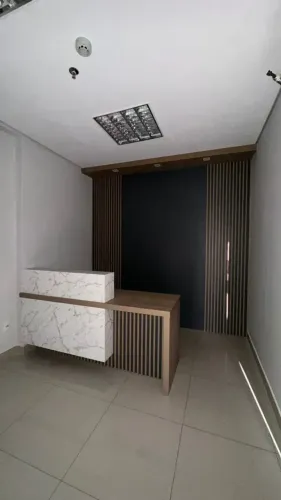 ALUGO sala comercial com divisórias, aprox. 52m² área - Av. Hist. Rub. de Mendonça - Cuiab