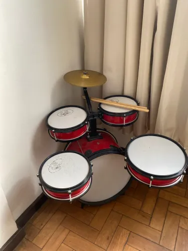 Bateria infantil