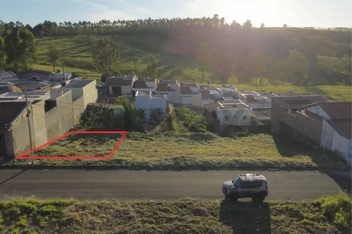 Terreno 250 m² (10x25) em Itaú de Minas Belvedere, Rua Claudia Cristina Rosa