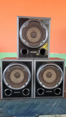 3 CAIXINHAS DE SOM SONY.