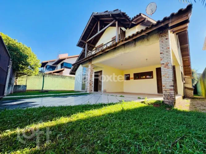 Casa à venda Rua Silvio Lopes Araújo, Rio Tavares - Florianópolis