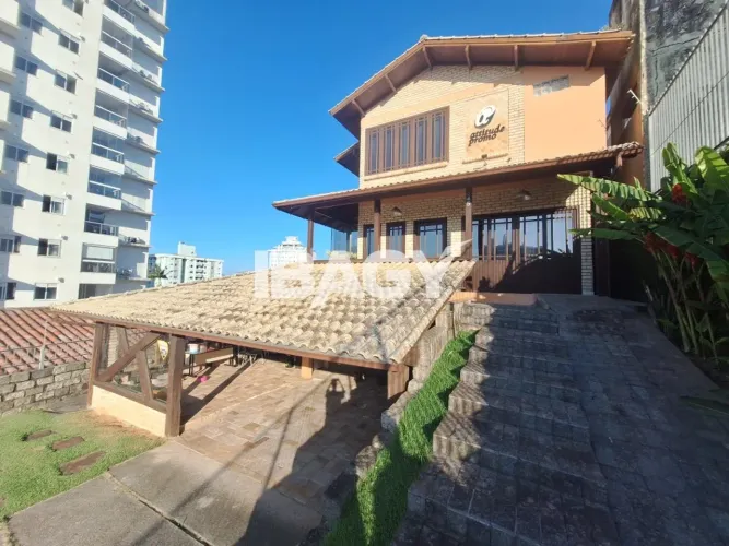 Oportunidade! Casa em Barreiros - São José