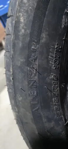 2 Pneus 255/55 R 19 Bridgestone Novos