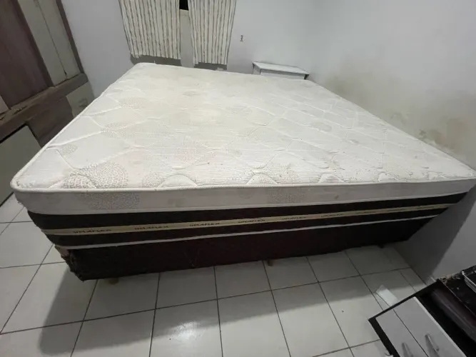 Cama King Size 