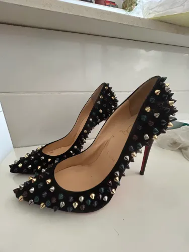 Sapato luxo sola vermelha Louboutin tamanho 35