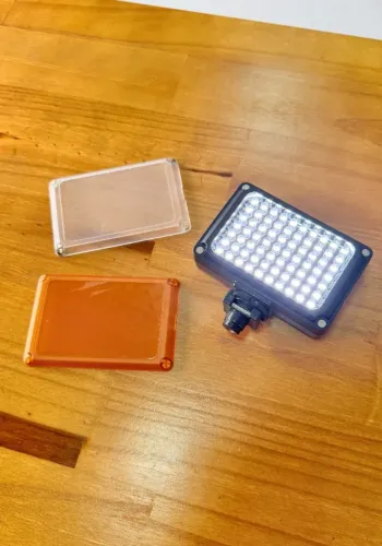 Led Yongnuo de 2 tonalidades - YN0906 II
