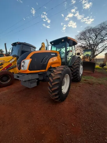 Trator Valtra BM110 ano 2017