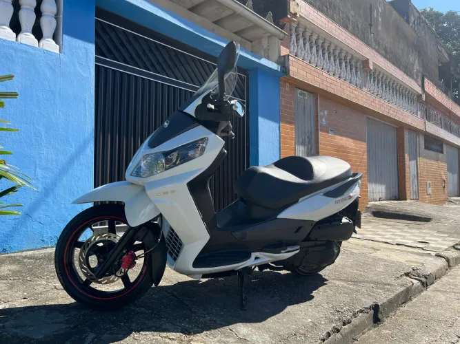 Citycon estado zero 2.700km moto de garagem