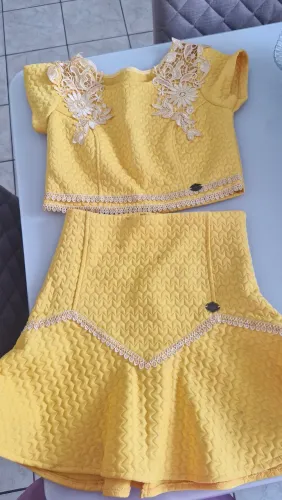 Roupas usadas de ótima qualidade, poucas vezes usadas. Tamanho P. 