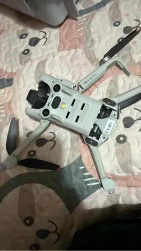 Drone dji Míni 4 pro. Para retirada de peças 