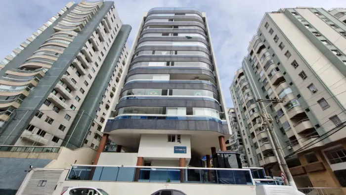 EXCLUSIVIDADE, SOFISTICAÇÃO E O PRIVILÉGIO DE MORAR NA QUADRA DO MAR