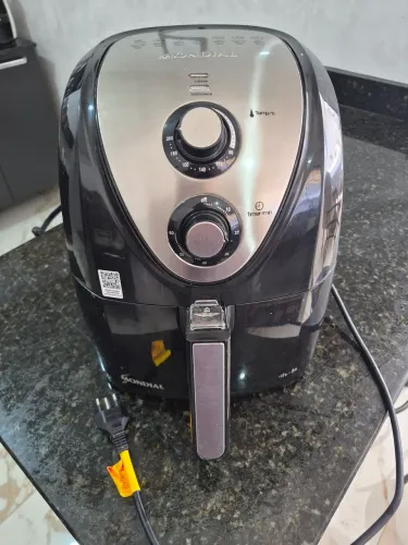 Fritadeira elétrica sem óleo Mondial Cozinha AFN-50 5L preta e inox