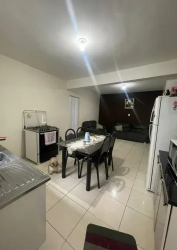 Alugo casa quatro cômodos