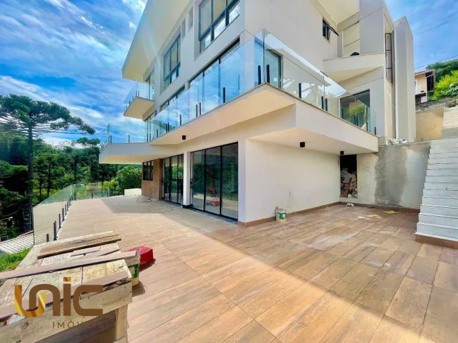 Casa com 4 dormitórios à venda, 92 m² por R$ 1.600.000,00 - Albuquerque - Teresópolis/RJ