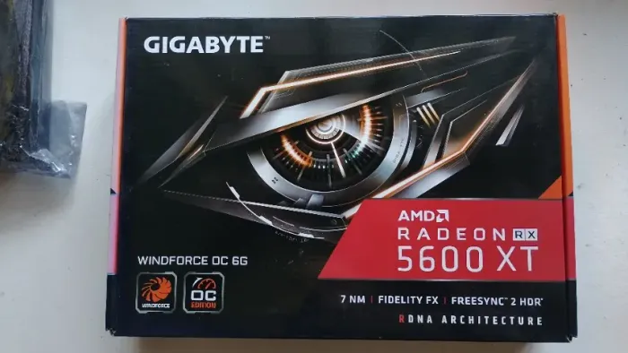 Caixa vazia da placa de vídeo Gigabyte RX 5600 XT (ler anúncio)