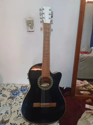 Violão novo