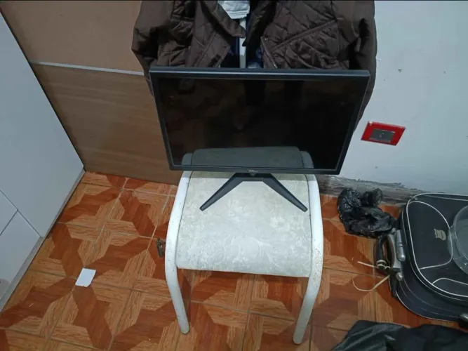 Monitor tem que arrumar não sei o defeito