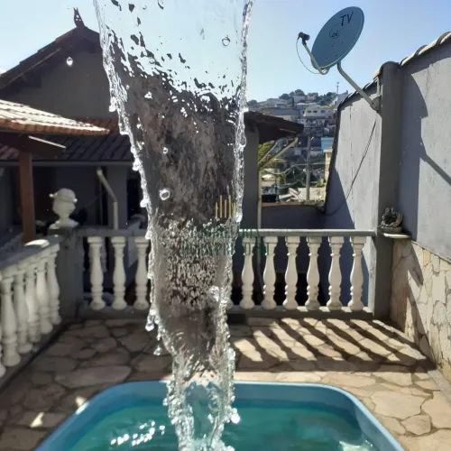 Casa com 4 Quartos e 4 banheiros à Venda, 297 m² bairro Inconfidência.