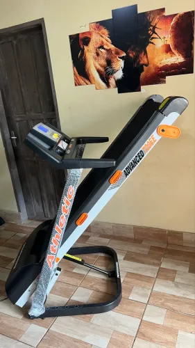 Esteira Athletic ADVANCED 720EE somente R$ 3.100