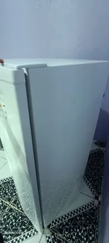 Geladeira consul, o congelador foi concertado desliguei ela e vazou o gás. 