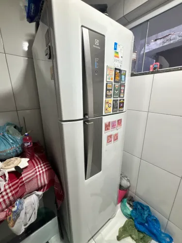 GELADEIRA FROST FREE ELECTROLUX 382 LITROS