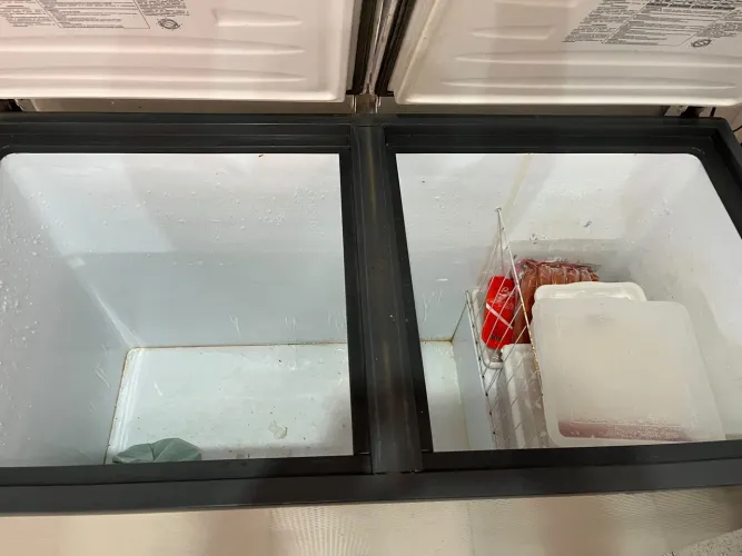 Vendo freezer horizontal Esmaltec 437 litros
