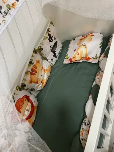 Mine berço, vai completo, com colchão e kit berço.