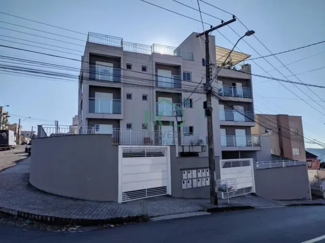 Excelente apartamento á venda no bairro Santa Ângela em Poços de Caldas MG.