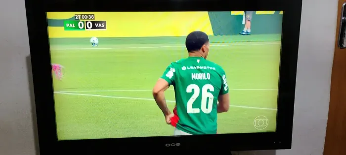 Vendo televisão de 32 polegadas 400 reais não esmarte cce cce
