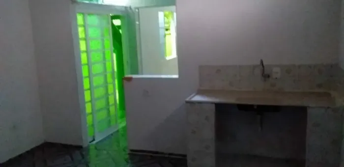 Aluga se 2 Cômodos Jd Santa Maria