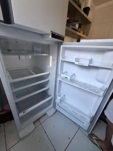 GELADEIRA NOVÍSSIMA R$1.999,00 PERFEITO ESTADO