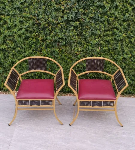 Duas cadeiras com detalhes em Rattan - pintura eletrostática