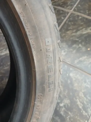 Pneu aro 17, 215 50.