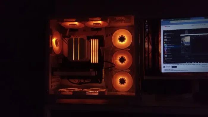 Gabinete + 8 fans argb com controladora.