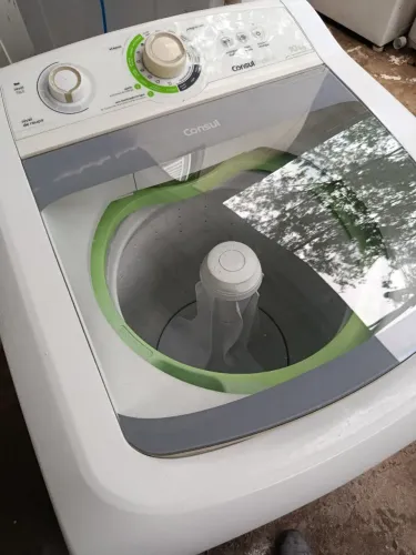 Máquina de lavar usada, mas bem novinha.silenciosa. preço bom
