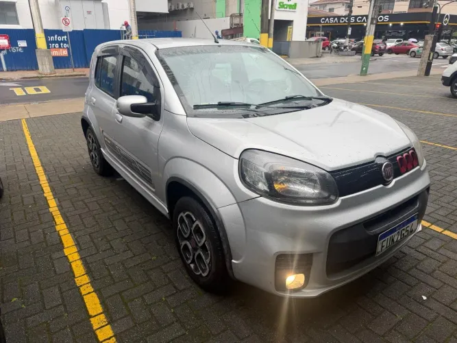 Fiat Uno Sporting Dualogic 1.4 EVO Flex 8V 4P 2015