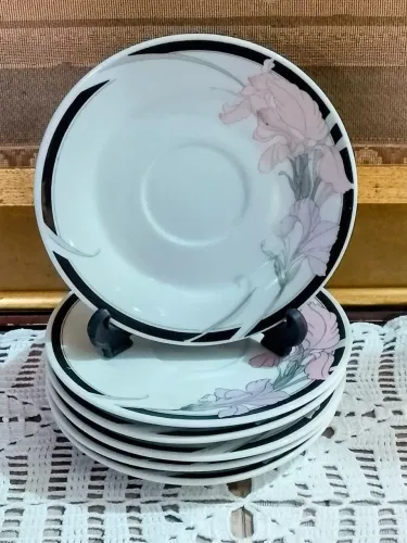 Seis pratos para bolo 15 cm de diâmetro
