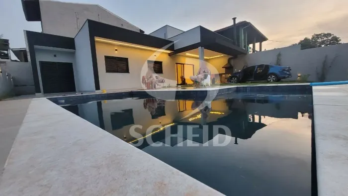 CASA COM PISCINA EM ATIBAIA