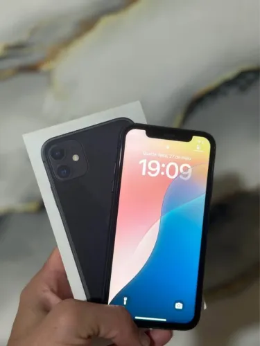 VENDE-SE IPHONE 11 64G - ?leia a descrição