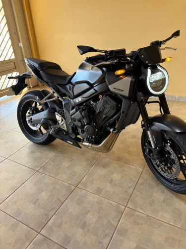 Moto Honda CB650R E-clutch