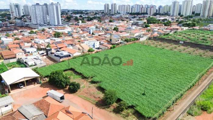 Área Comercial no Parque Oeste Industrial