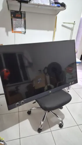 TV Philco de 55 pol. Com Saund Bar 