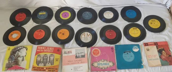 19 disco de vinil compacto toca disco radiola vitrola som 3x1 antigo LP antiguidade 3x1